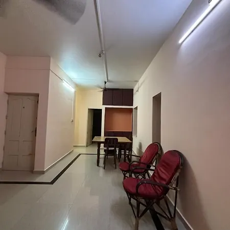 Cozy N Spacious Air Conditioned Furnished 3Bhk Thiruvananthapuram Exterior photo