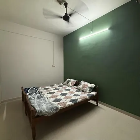 Cozy N Spacious Air Conditioned Furnished 3Bhk Thiruvananthapuram Exterior photo
