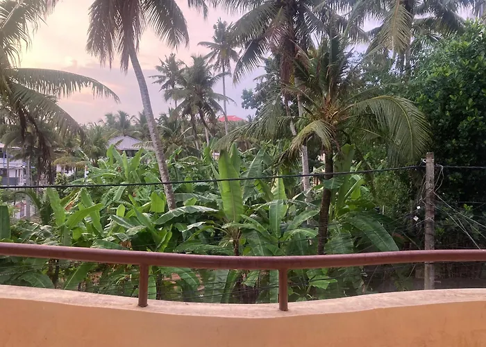 Cozy N Spacious Air Conditioned Furnished 3Bhk