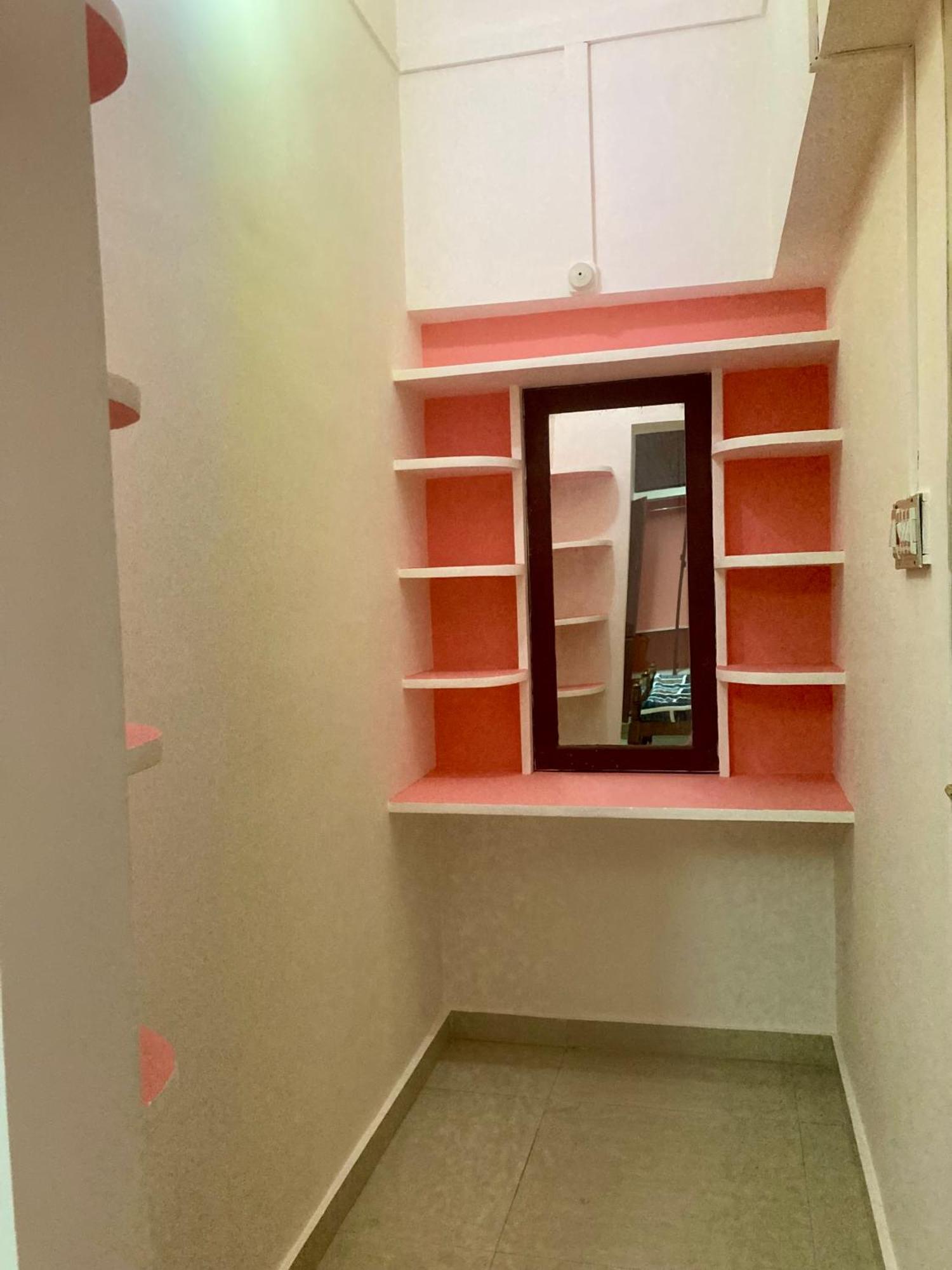 Apartment Cozy N Spacious Air Conditioned Furnished 3Bhk