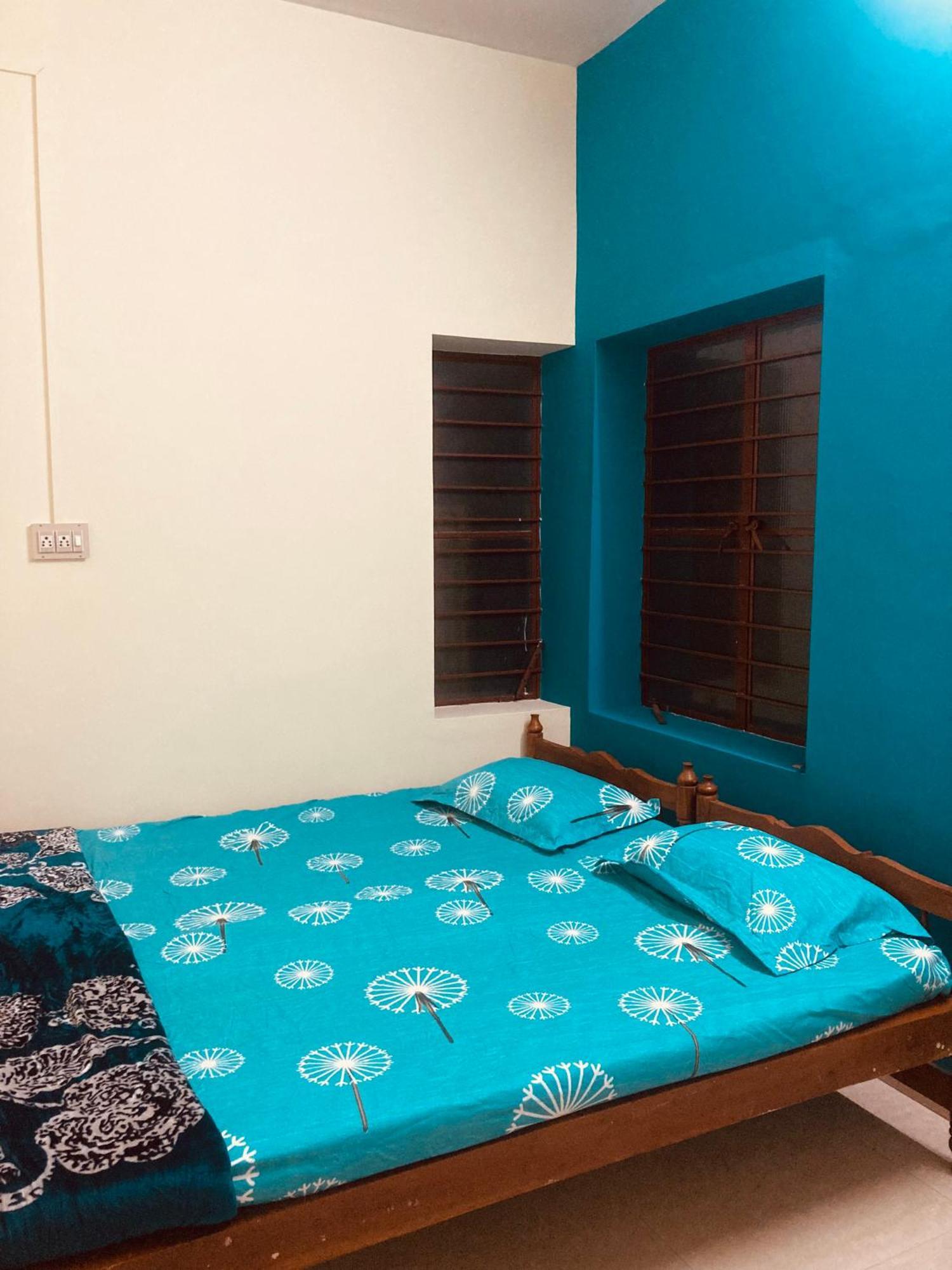 Apartment Cozy N Spacious Air Conditioned Furnished 3Bhk