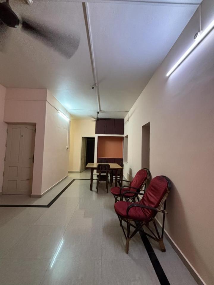 Cozy N Spacious Air Conditioned Furnished 3Bhk *
