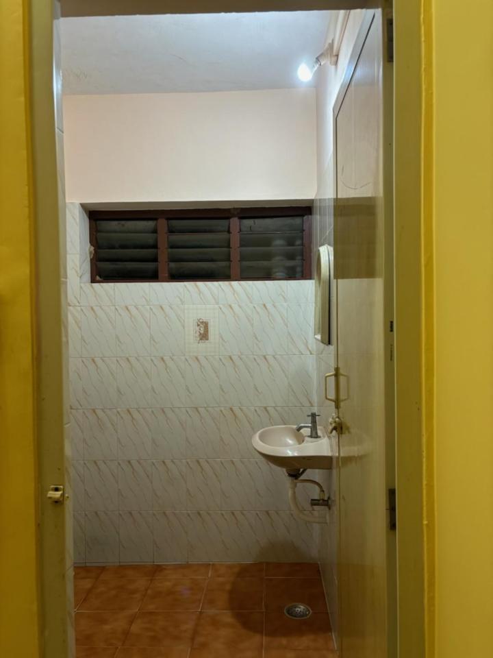 Cozy N Spacious Air Conditioned Furnished 3Bhk *