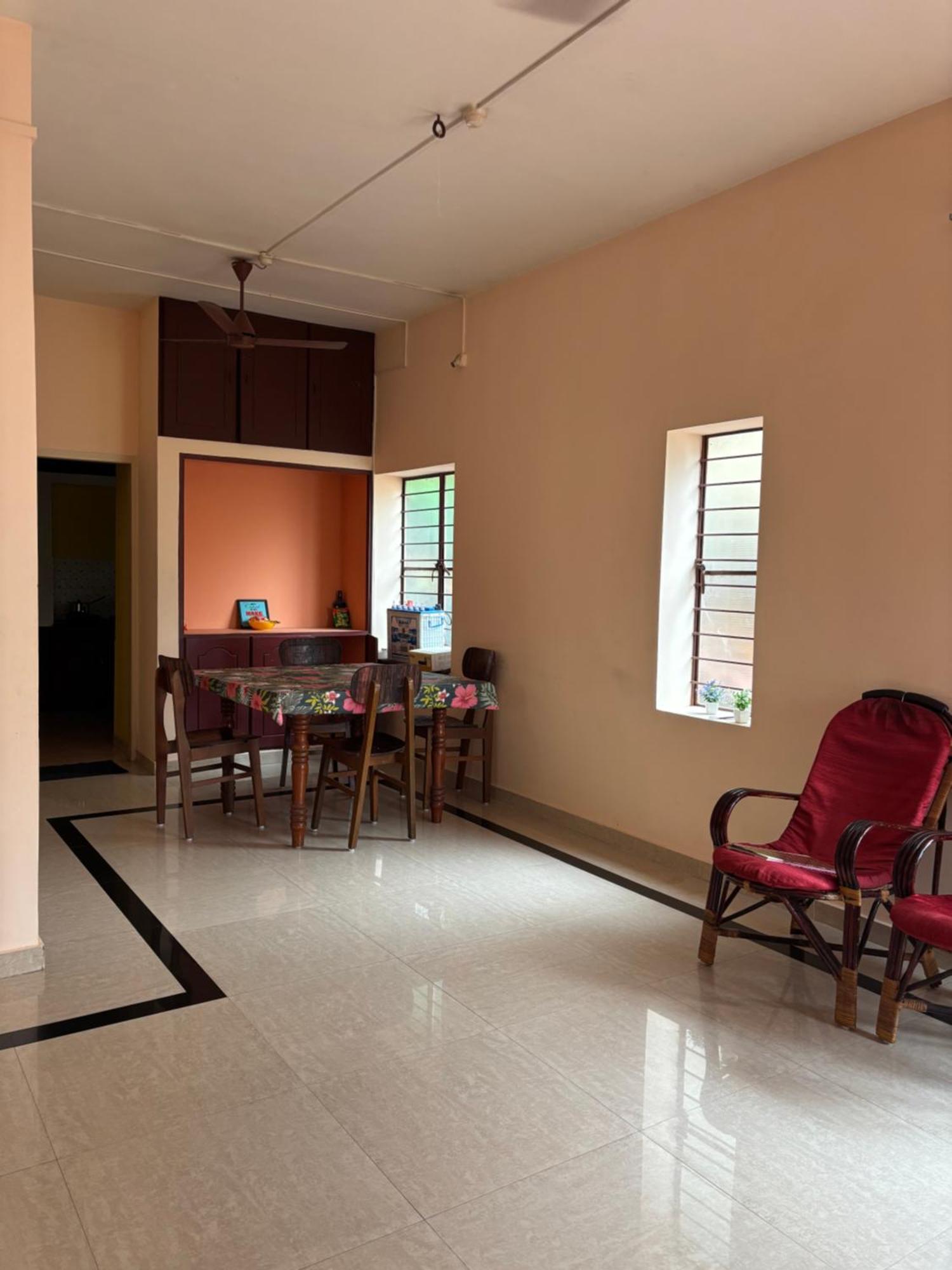 Cozy N Spacious Air Conditioned Furnished 3Bhk *